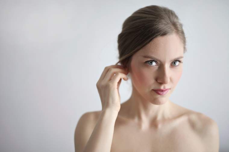 Les secrets d’une peau éclatante : conseils de soins du visage pour les femmes